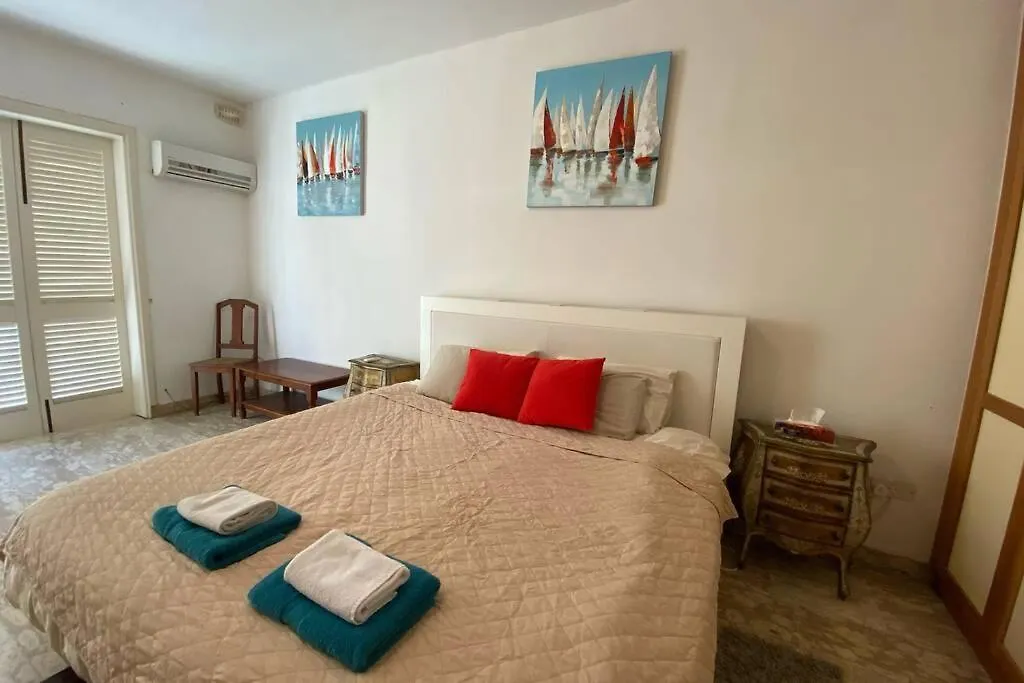 Amazing Sea View Sea Front 3 Bedroom Apartment Sliema 0*,  Malta